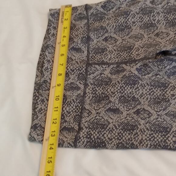 Athleta Ultimate Stash Pocket 7/8 Snake Tight Yoga Fitness Pant Small #531314 - Picture 7 of 9